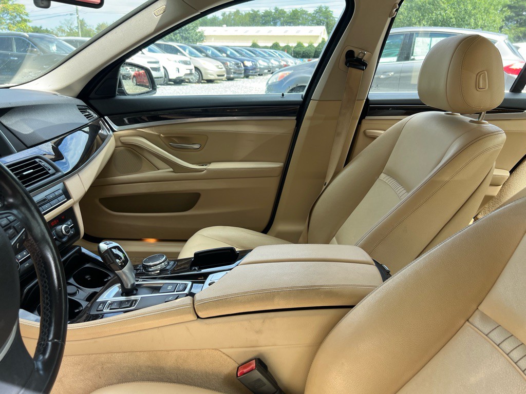 2015 BMW 5 Series Image 14