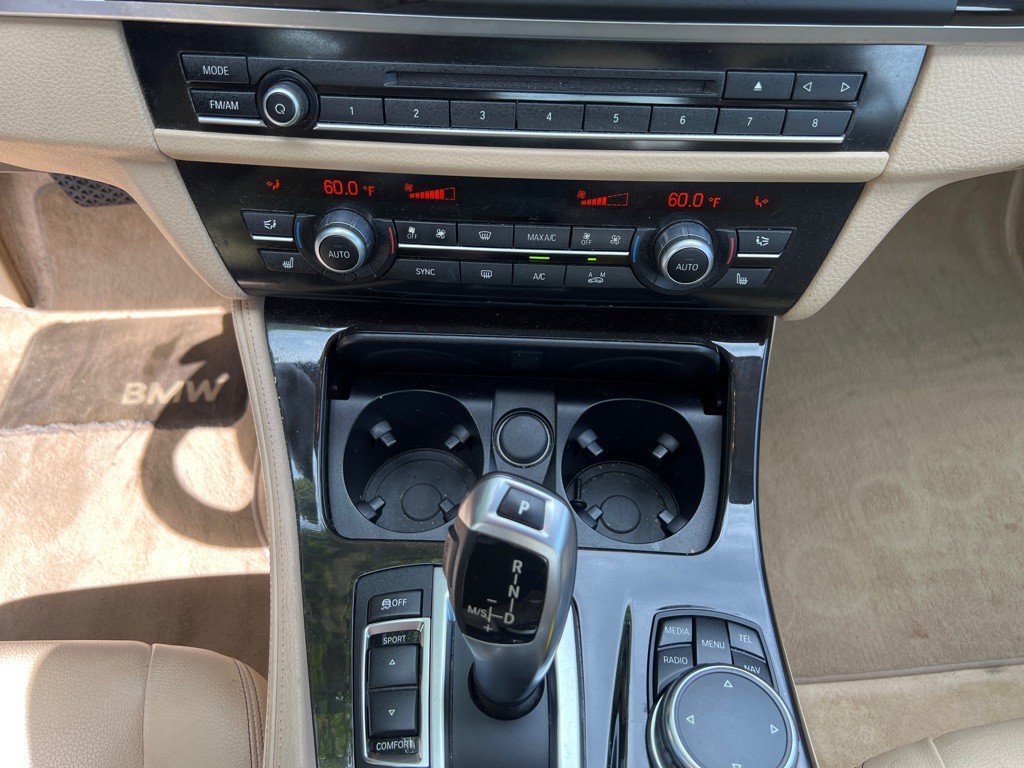 2015 BMW 5 Series Image 17