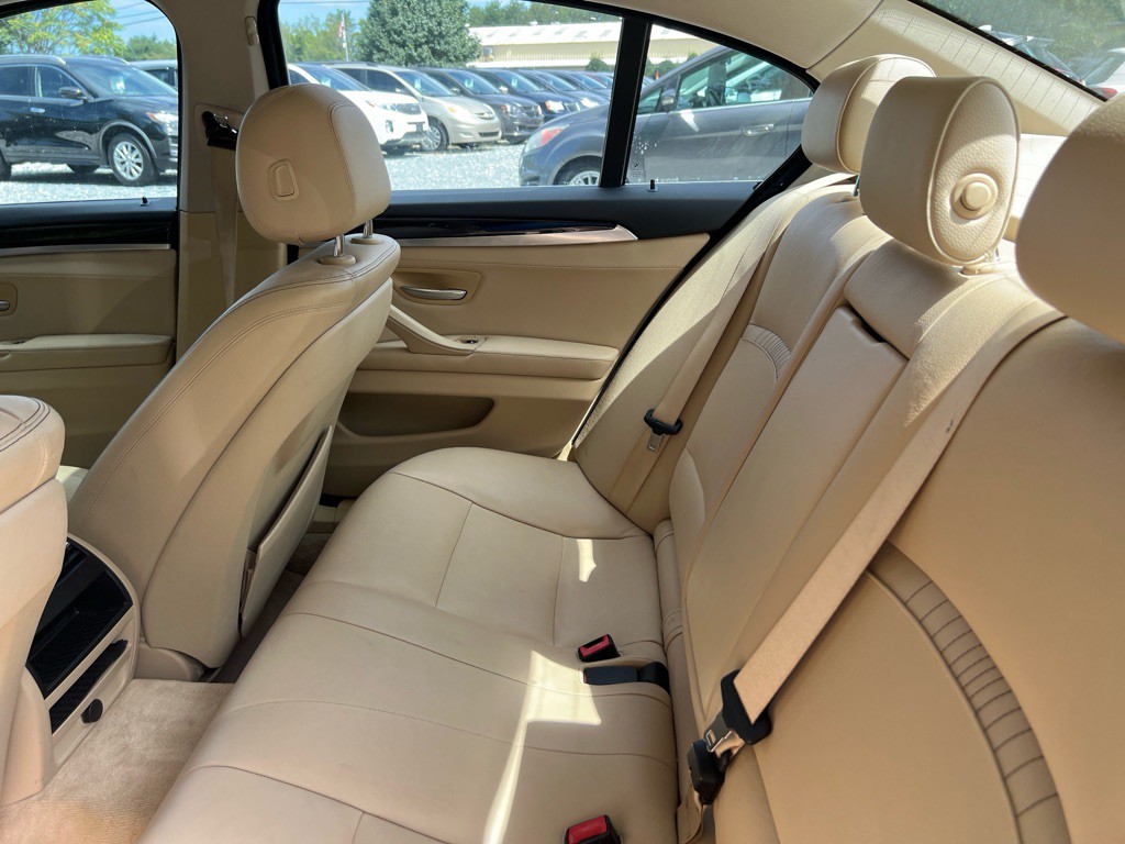2015 BMW 5 Series Image 22