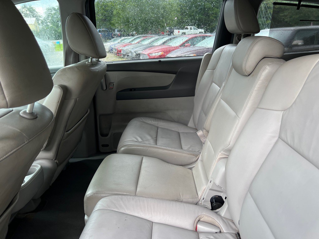 2012 Honda Odyssey Image 22