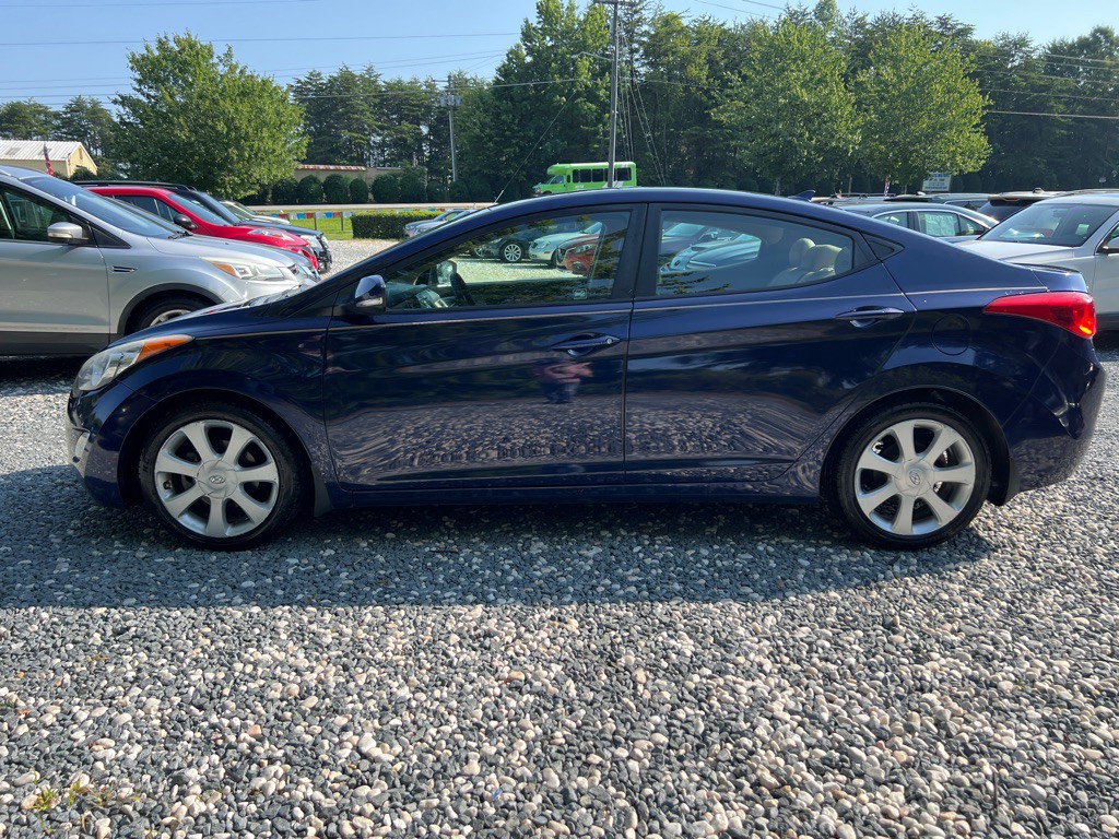 2013 Hyundai Elantra Image 2