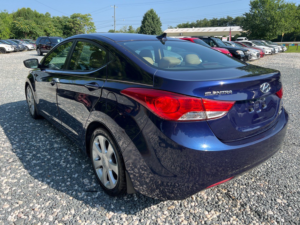 2013 Hyundai Elantra Image 3