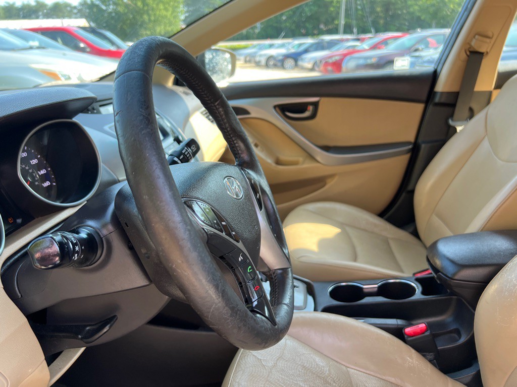 2013 Hyundai Elantra Image 13