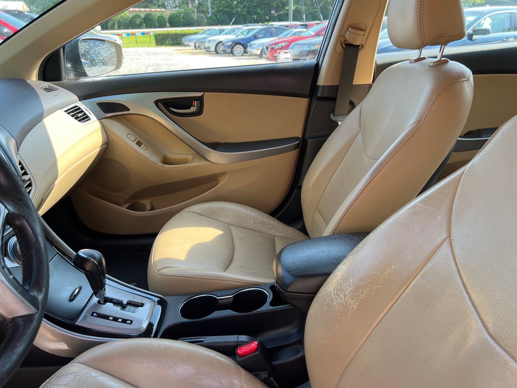 2013 Hyundai Elantra Image 14