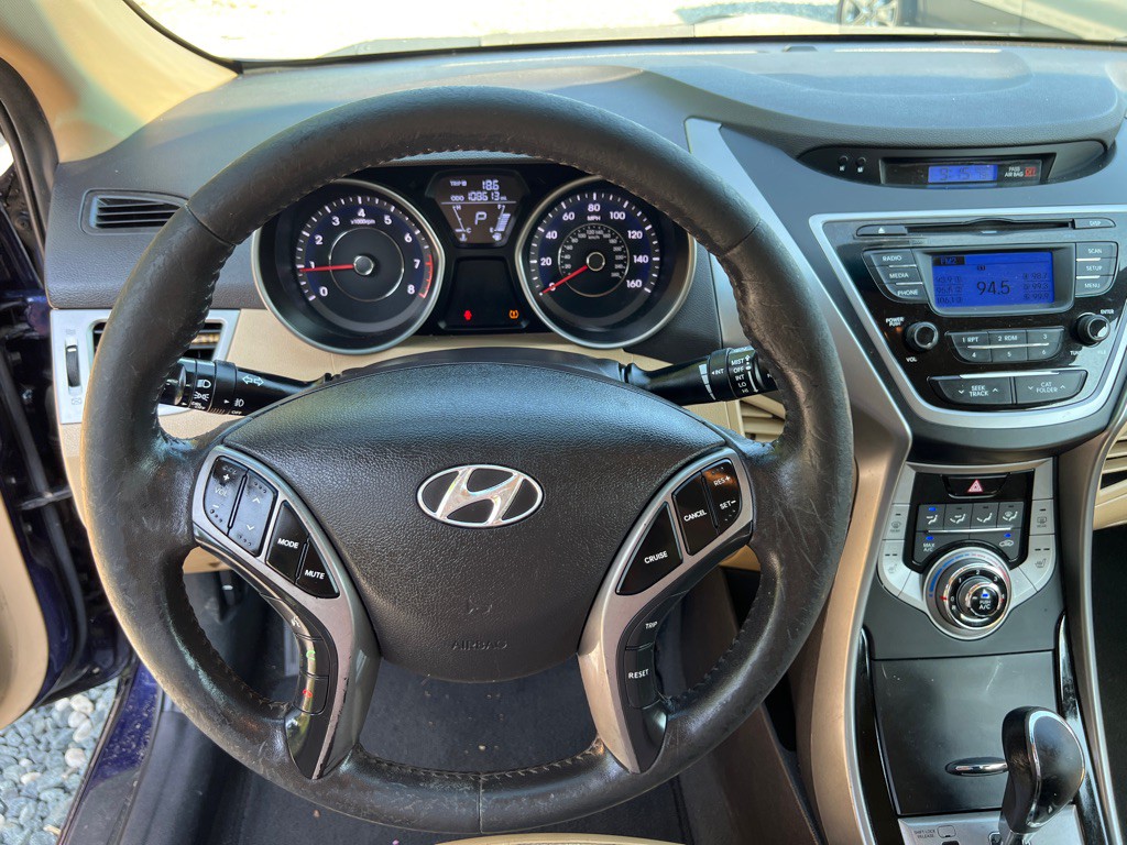 2013 Hyundai Elantra Image 15