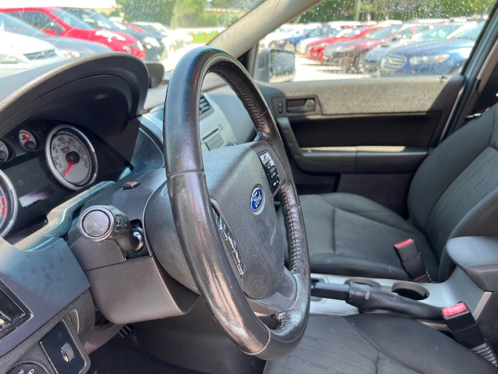 2008 Ford Focus Image 12
