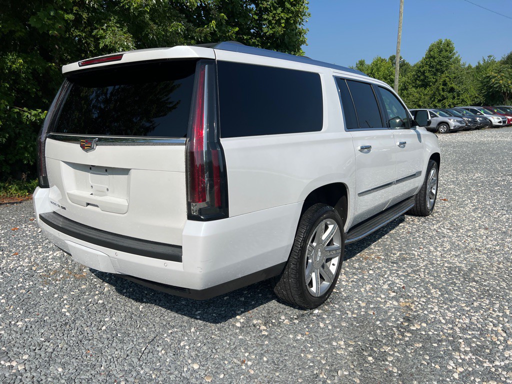 2016 Cadillac Escalade Image 5