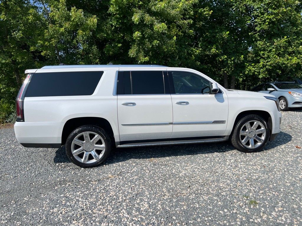 2016 Cadillac Escalade Image 6