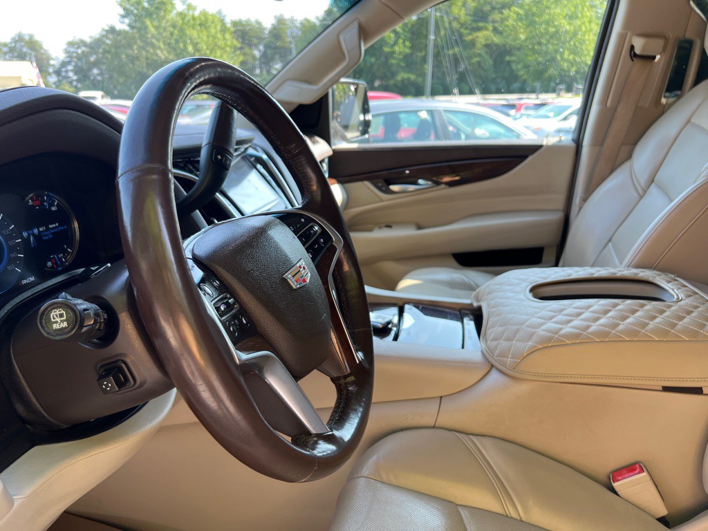 2016 Cadillac Escalade Image 13