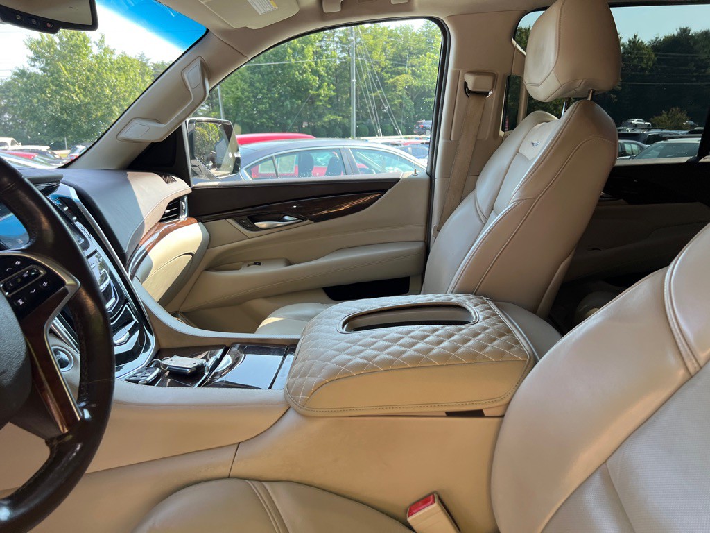 2016 Cadillac Escalade Image 14