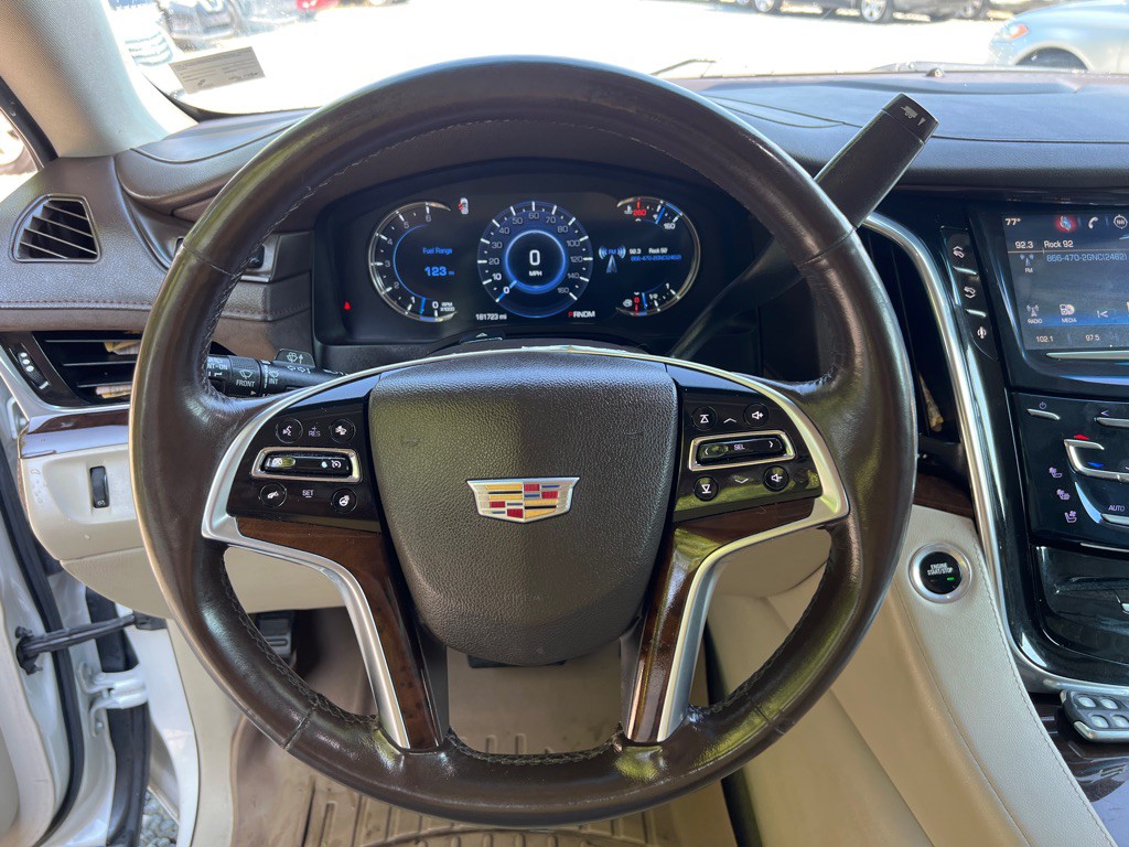 2016 Cadillac Escalade Image 15