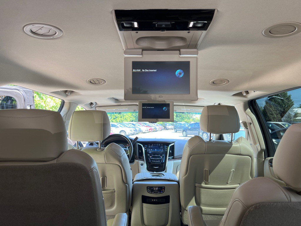 2016 Cadillac Escalade Image 24