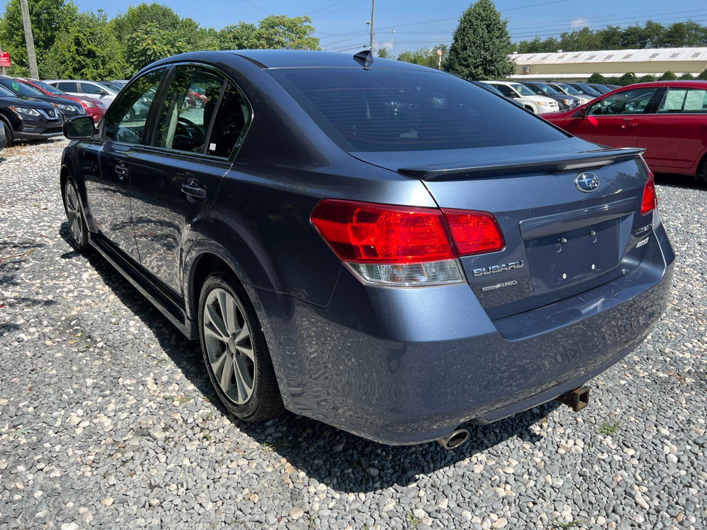 2013 Subaru Legacy Image 3