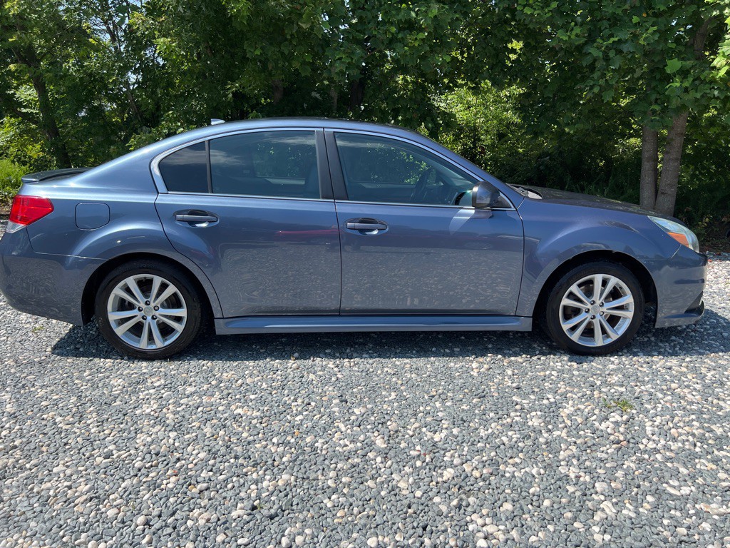 2013 Subaru Legacy Image 6