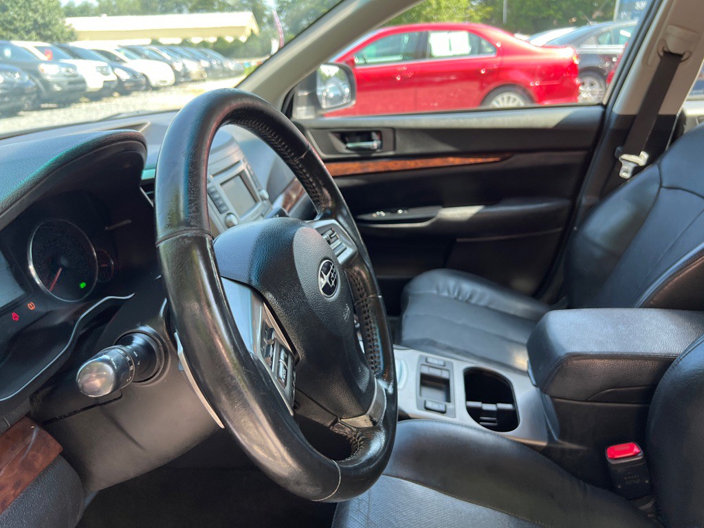 2013 Subaru Legacy Image 13