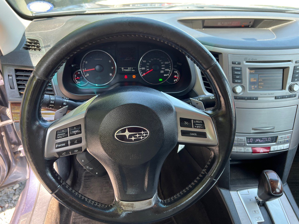 2013 Subaru Legacy Image 15