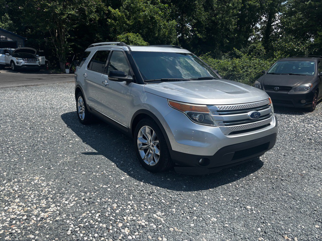 2011 Ford Explorer Image 1