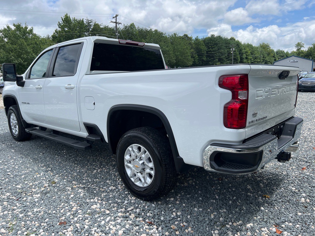 2023 Chevrolet Silverado 1500 Image 3