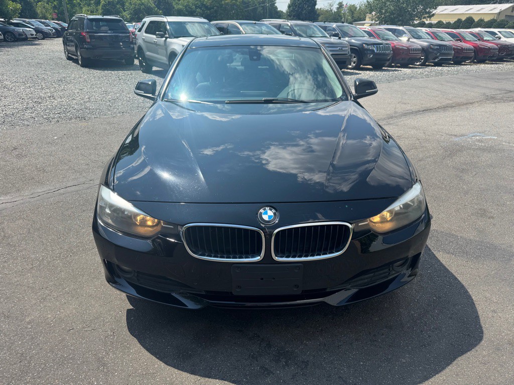 2014 BMW 3 Series Image 2