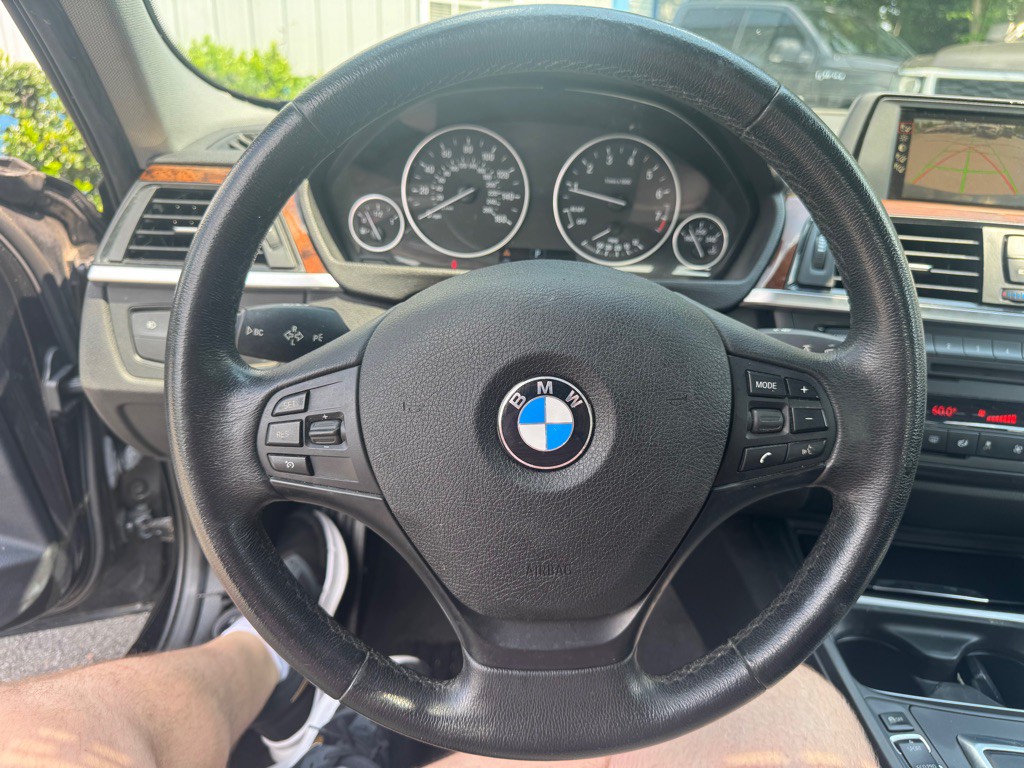 2014 BMW 3 Series Image 10