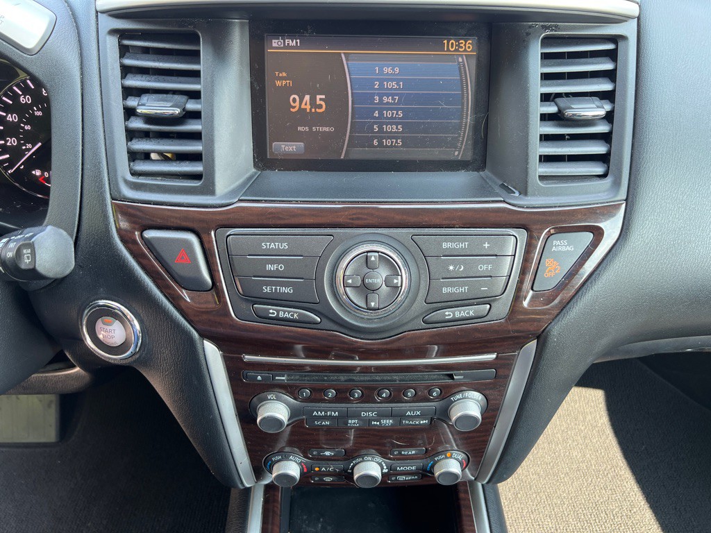 2013 Nissan Pathfinder Image 16
