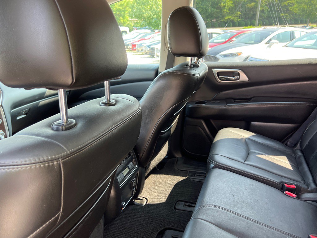 2013 Nissan Pathfinder Image 21