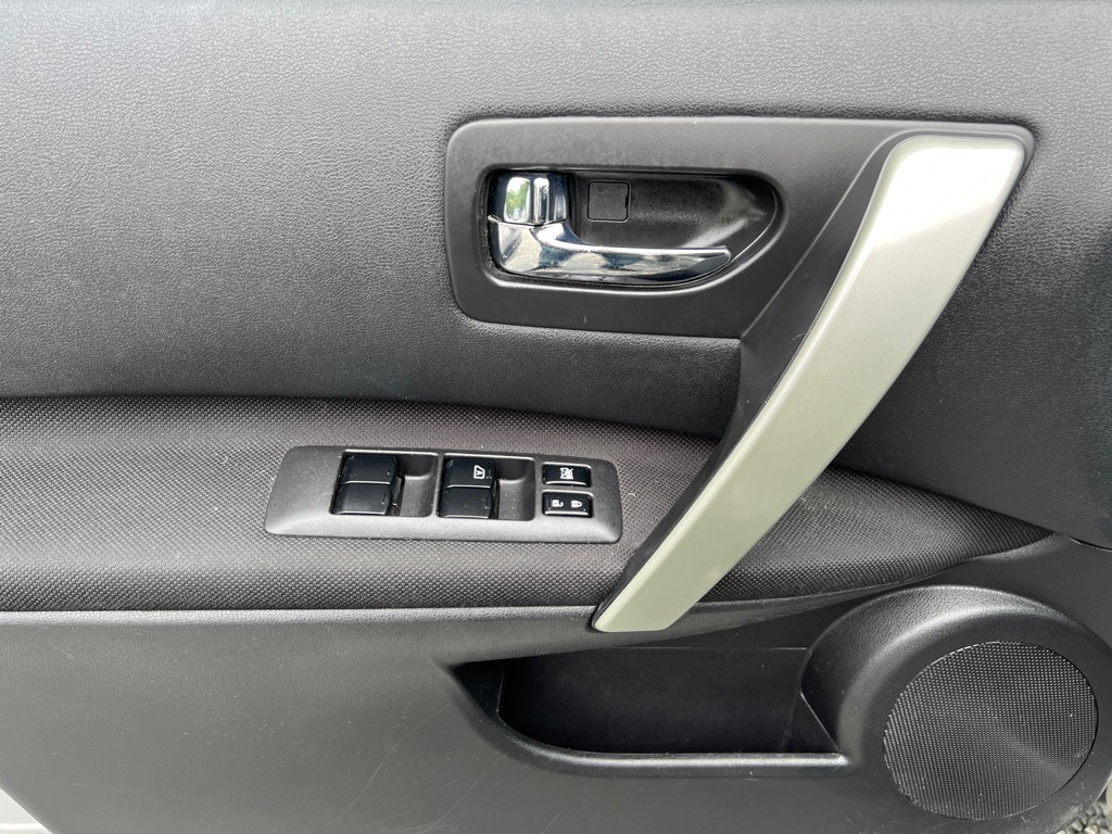 2012 Nissan Rogue Image 11