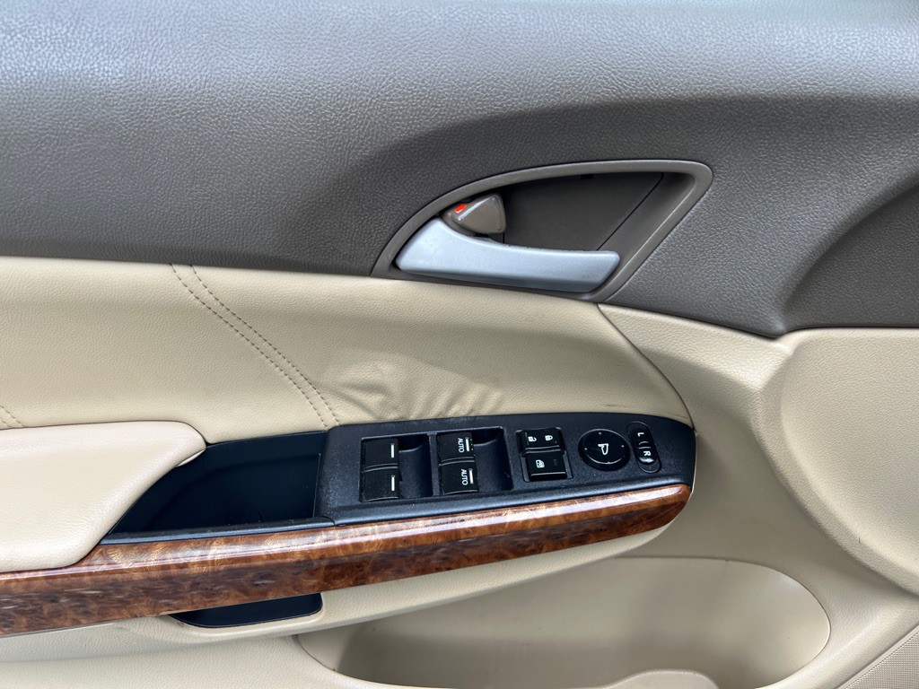 2010 Honda Accord Image 12