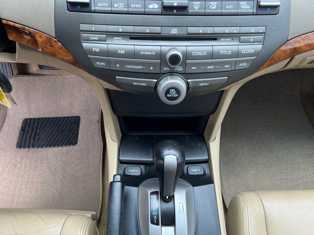 2010 Honda Accord Image 17