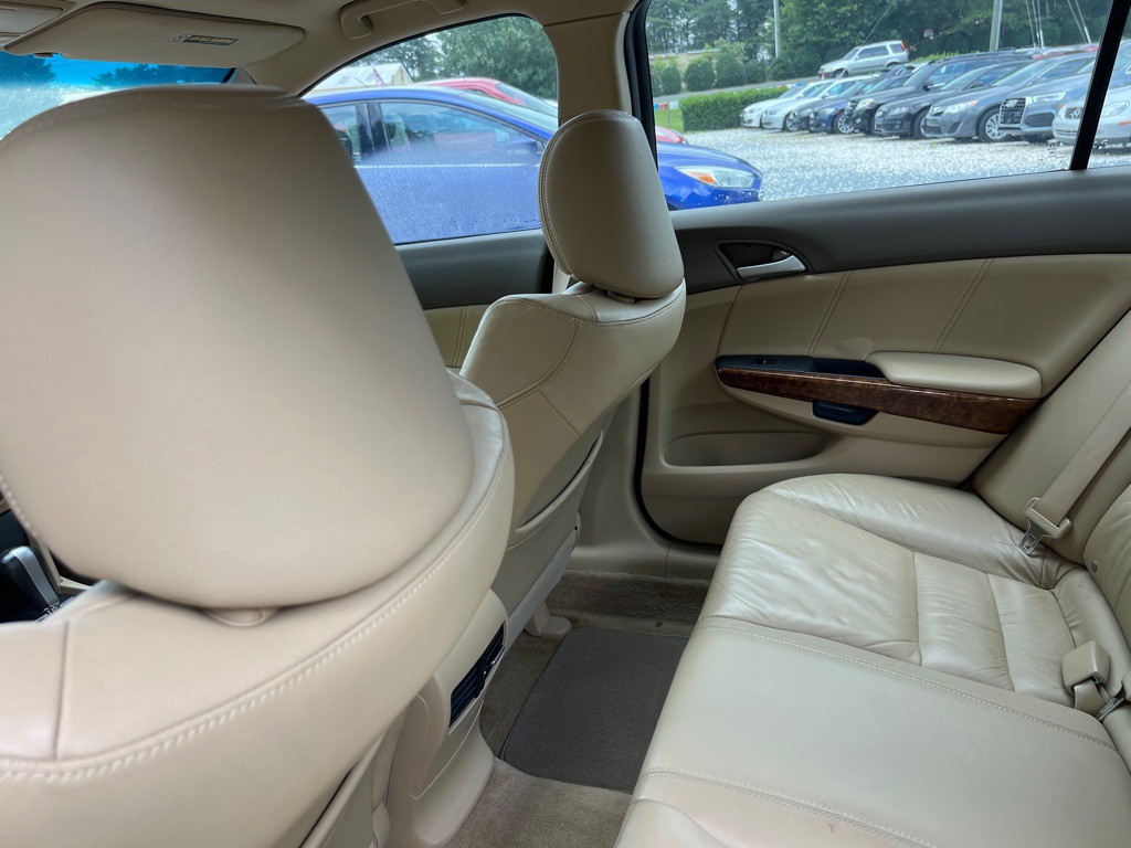 2010 Honda Accord Image 20