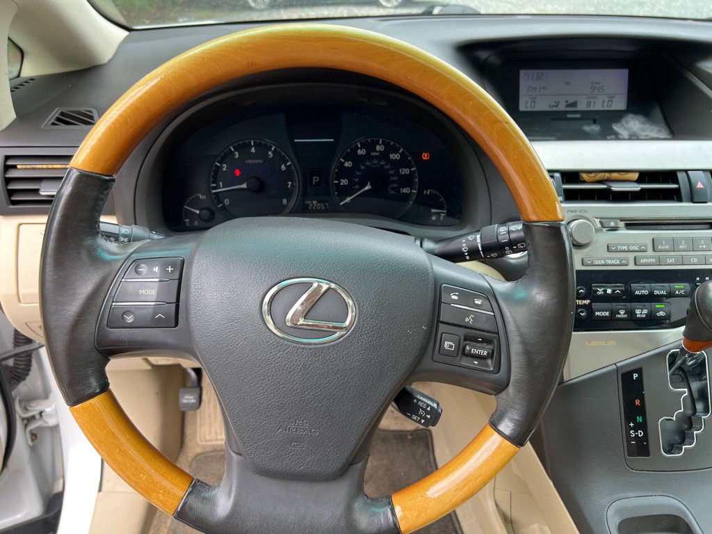 2010 Lexus RX Image 15