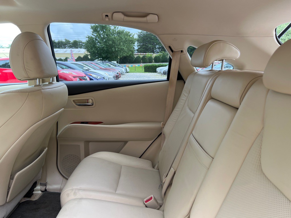 2010 Lexus RX Image 22