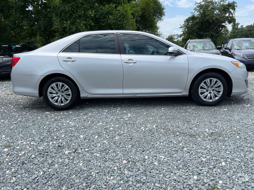 2012 Toyota Camry Image 6