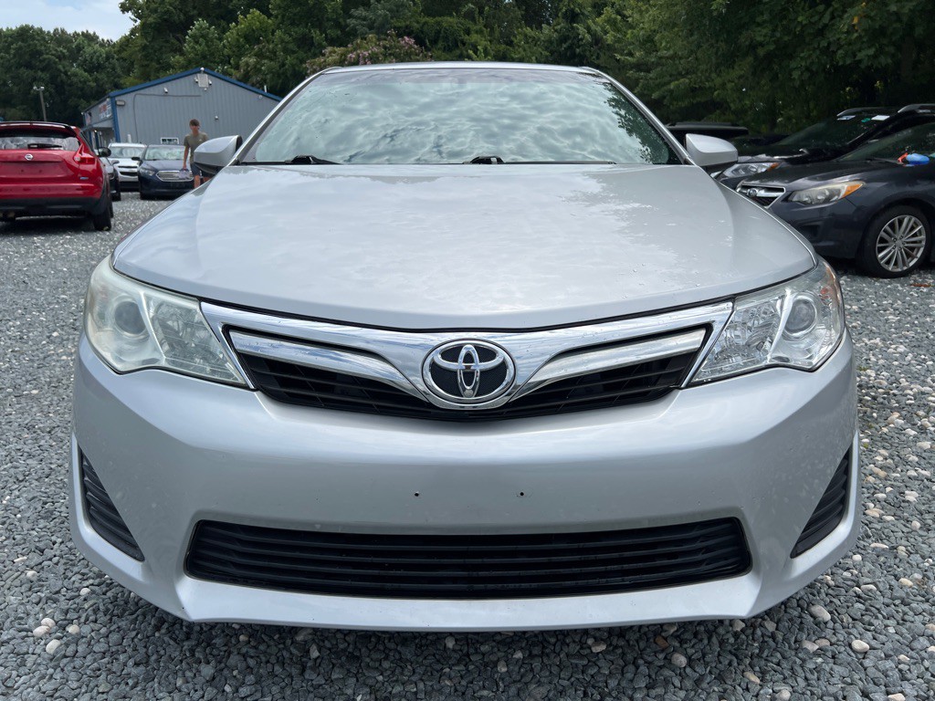 2012 Toyota Camry Image 8