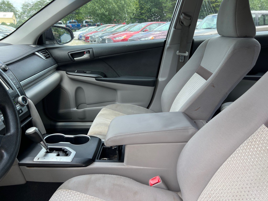 2012 Toyota Camry Image 13