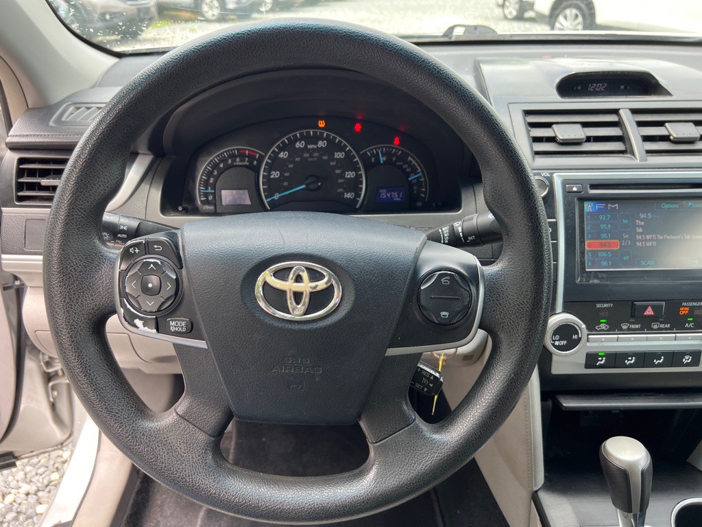 2012 Toyota Camry Image 14