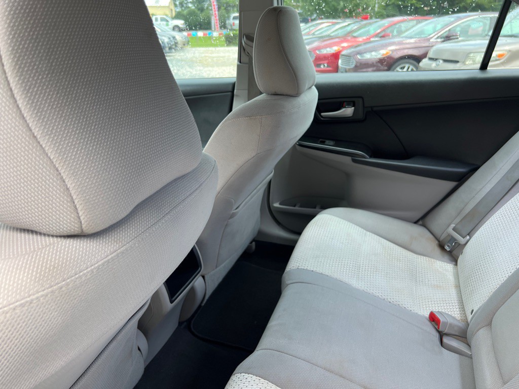 2012 Toyota Camry Image 18