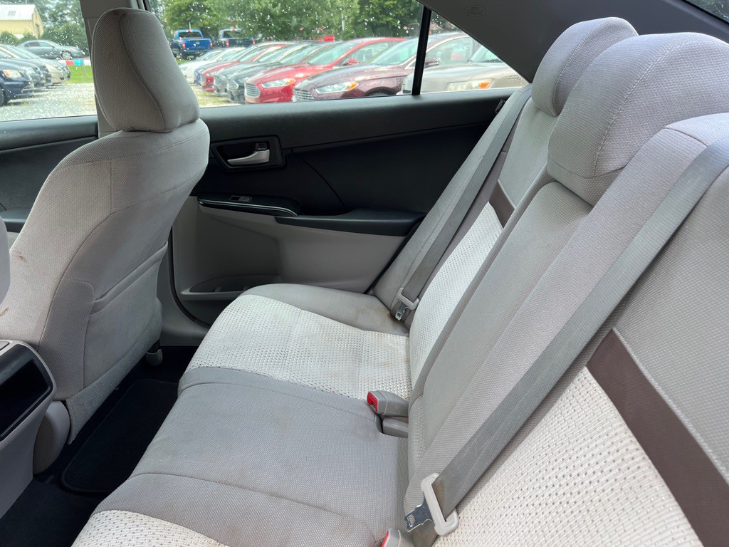 2012 Toyota Camry Image 19