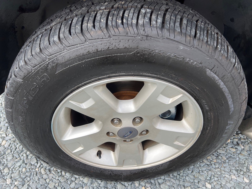 2003 Ford Explorer Image 9