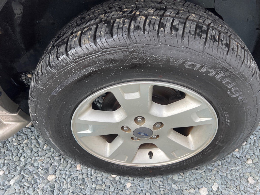 2003 Ford Explorer Image 10