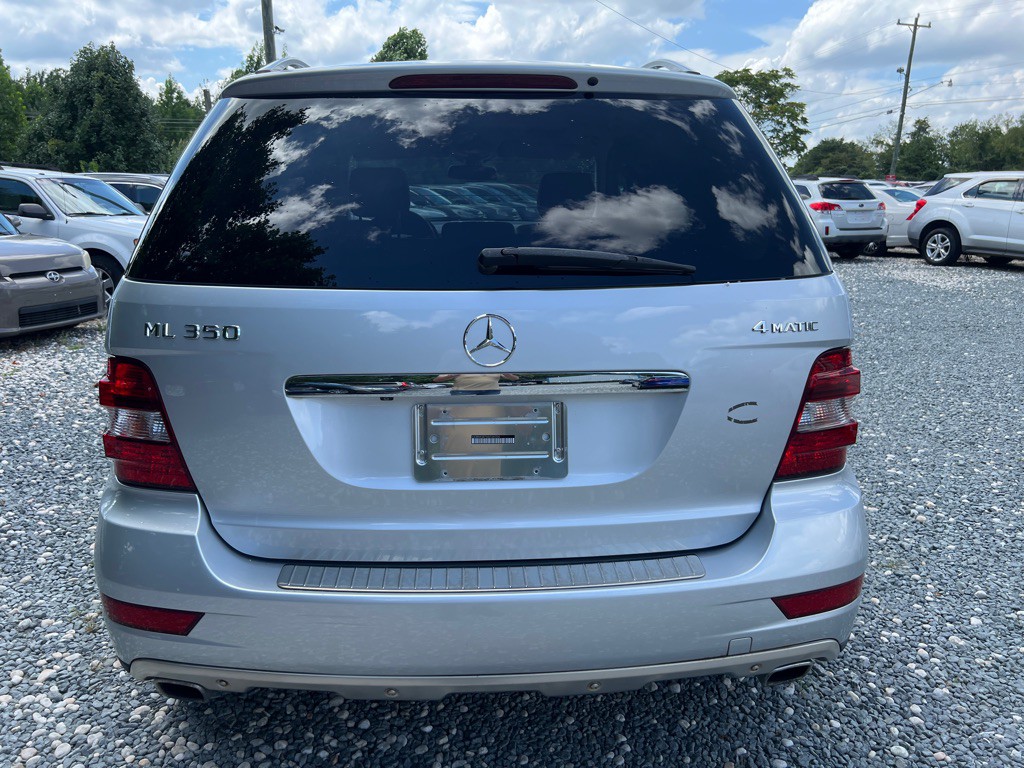 2010 Mercedes-Benz M-Class Image 4