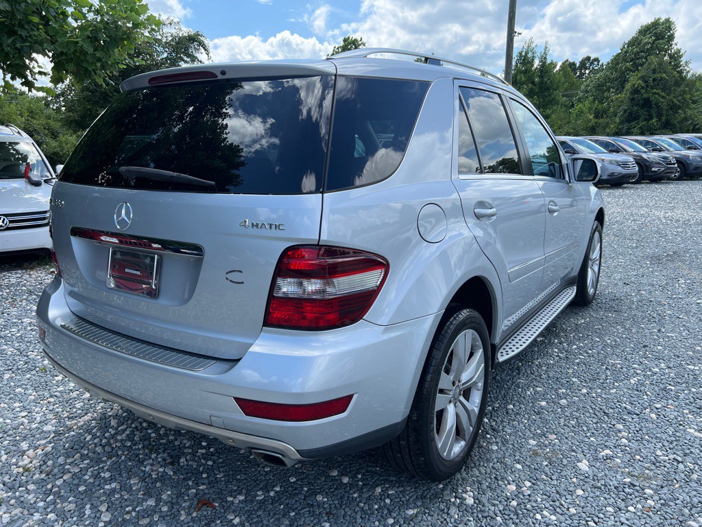 2010 Mercedes-Benz M-Class Image 5