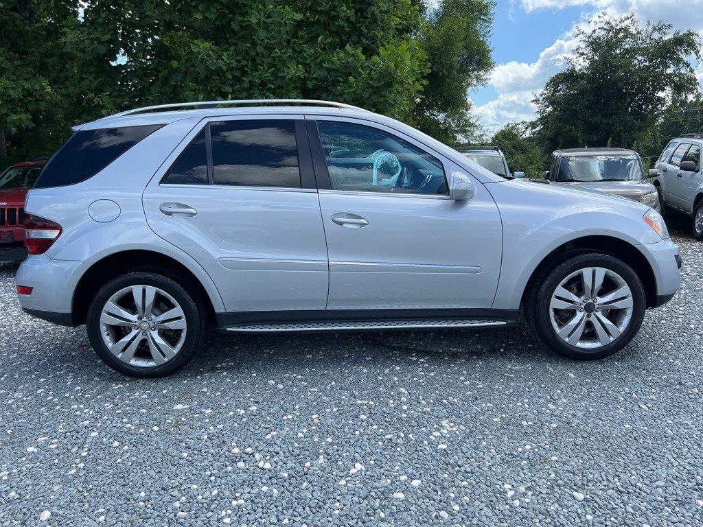 2010 Mercedes-Benz M-Class Image 6