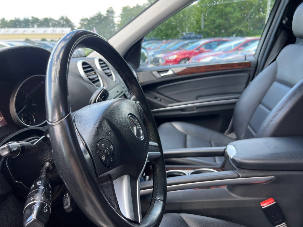 2010 Mercedes-Benz M-Class Image 13