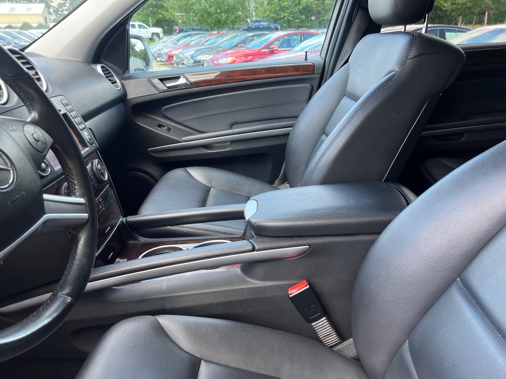 2010 Mercedes-Benz M-Class Image 14