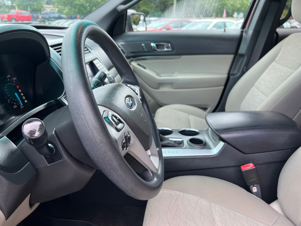 2013 Ford Explorer Image 12