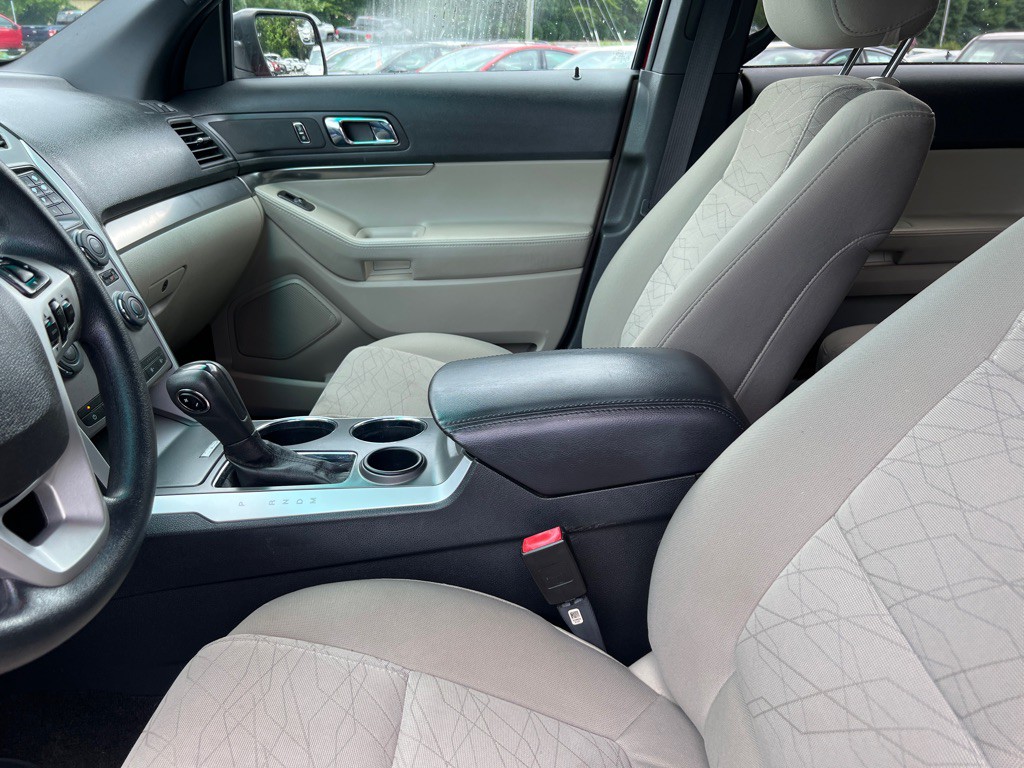 2013 Ford Explorer Image 13
