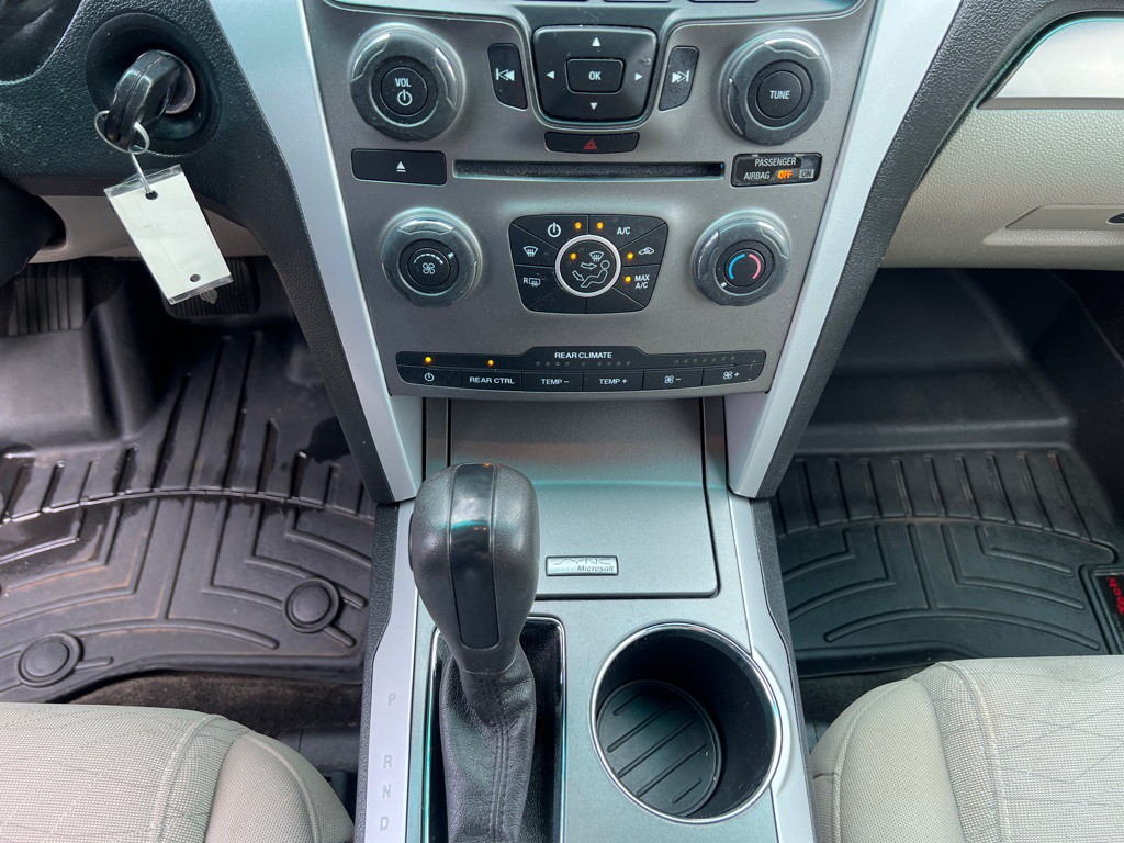 2013 Ford Explorer Image 16