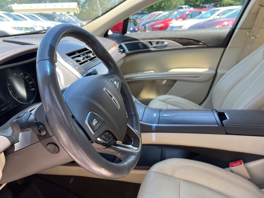 2013 Lincoln MKZ Image 12