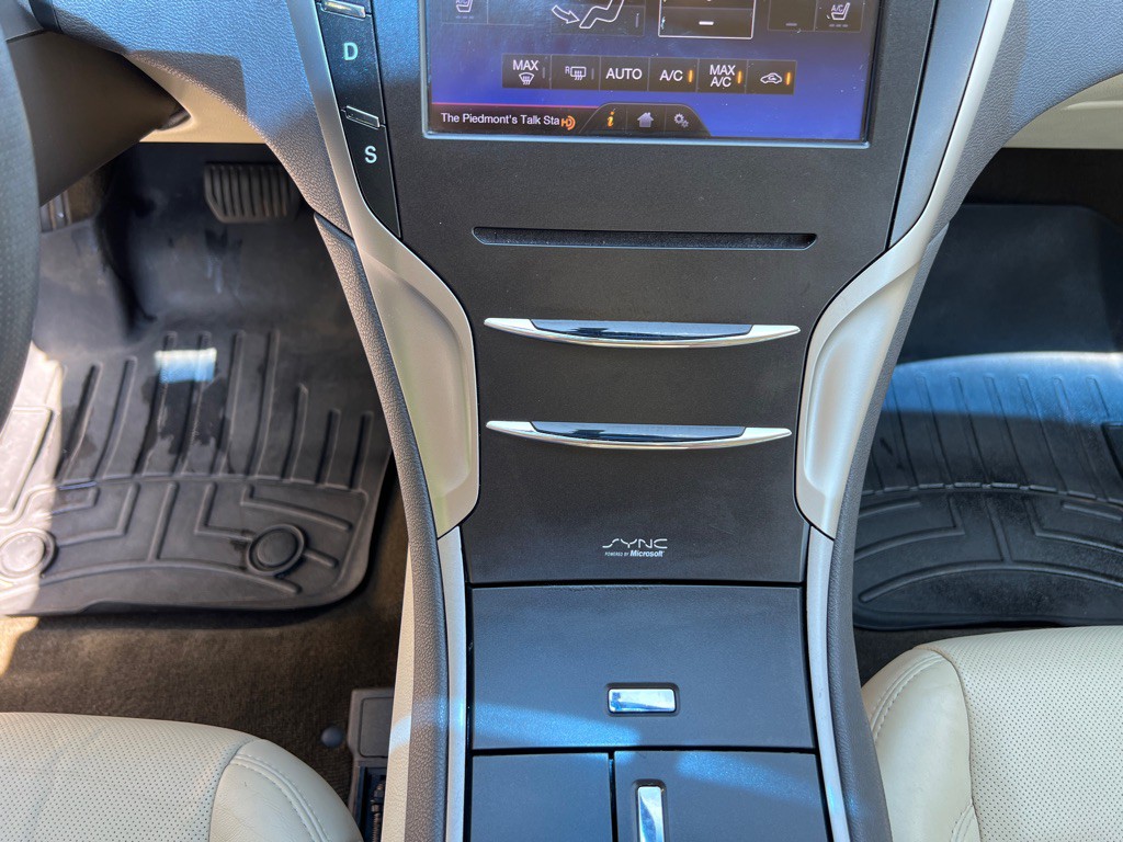 2013 Lincoln MKZ Image 16